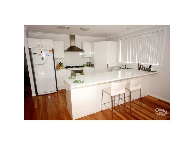 9 Bangalore Place, Cameron Park NSW 2285