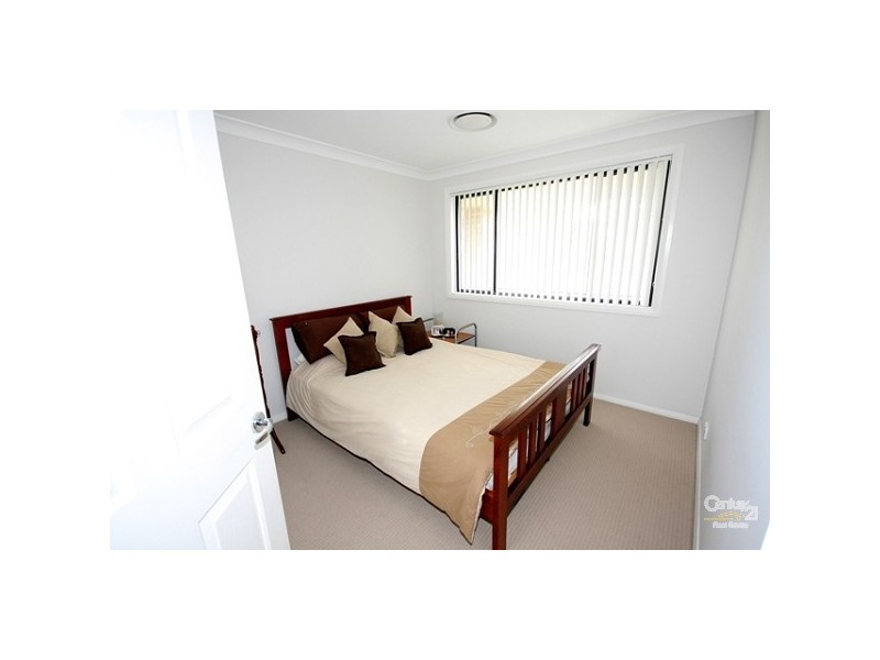 9 Bangalore Place, Cameron Park NSW 2285
