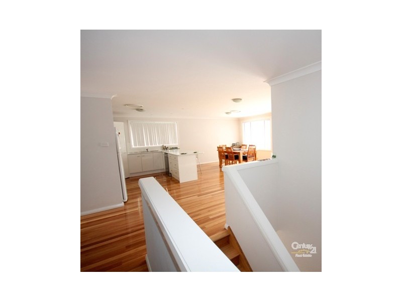 9 Bangalore Place, Cameron Park NSW 2285