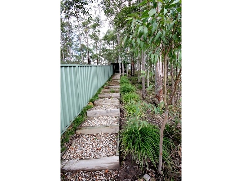 9 Bangalore Place, Cameron Park NSW 2285