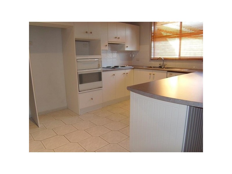 35 Bracken Close, Cameron Park NSW 2285