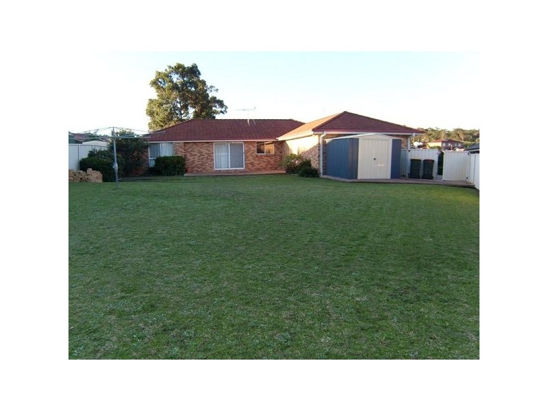 35 Bracken Close, Cameron Park NSW 2285