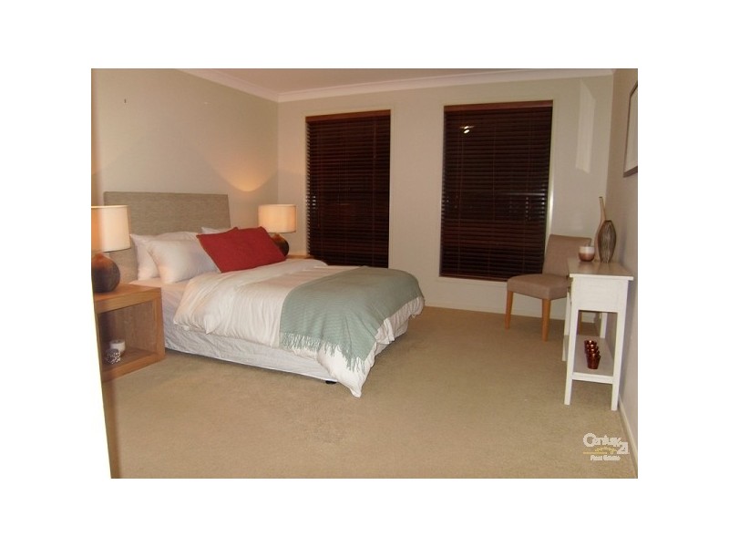 2 Janus Close, Cameron Park NSW 2285