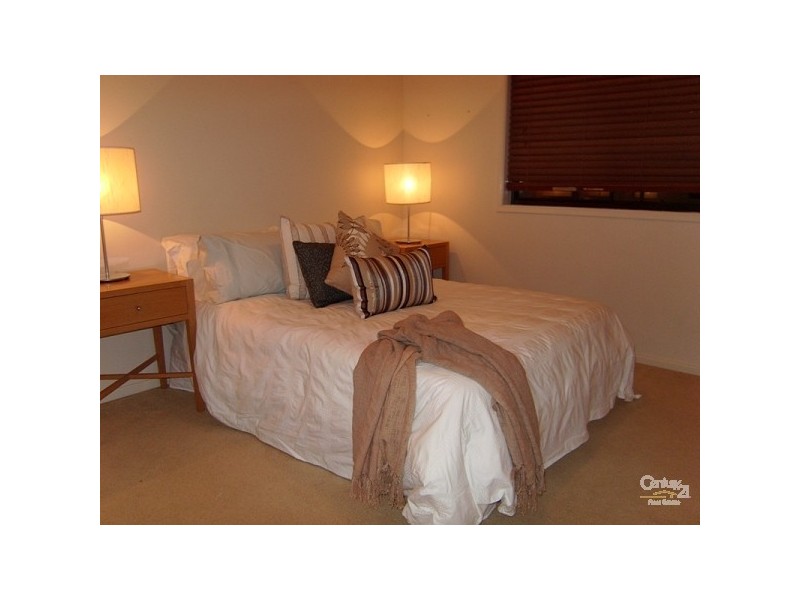2 Janus Close, Cameron Park NSW 2285
