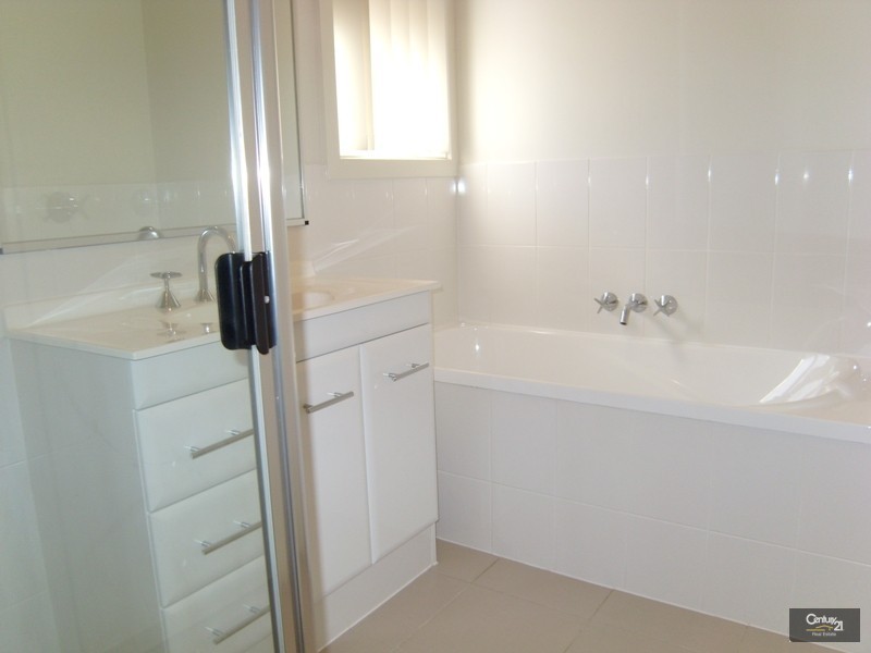 3 Matilda Court, Cameron Park NSW 2285