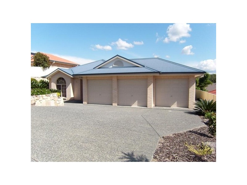 9 Jupiter Circuit, Cameron Park NSW 2285