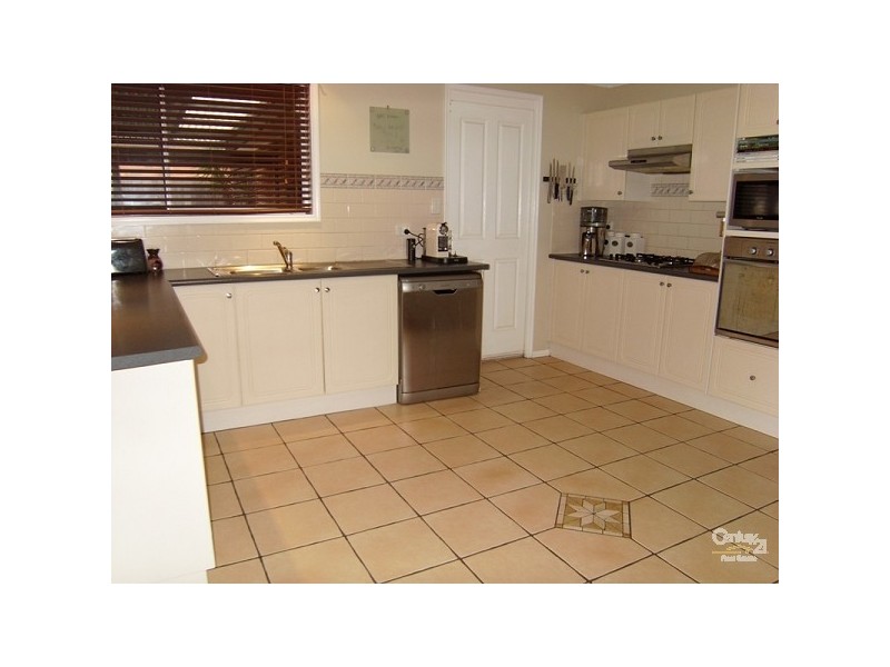 18 Peatmoss Drive, Cameron Park NSW 2285