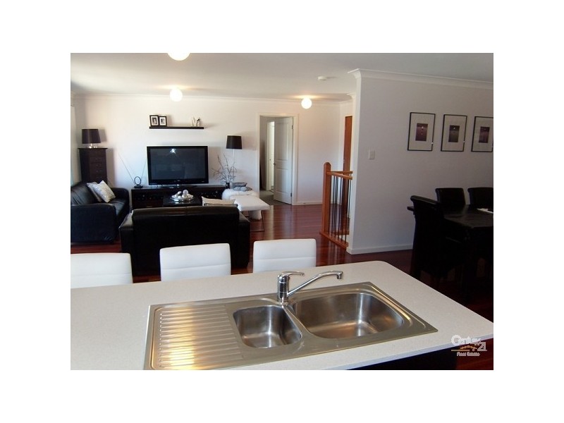 85 Constitution Drive, Cameron Park NSW 2285