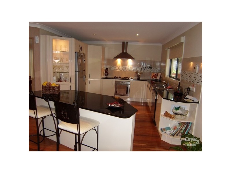 8 Greenock Court, Cameron Park NSW 2285