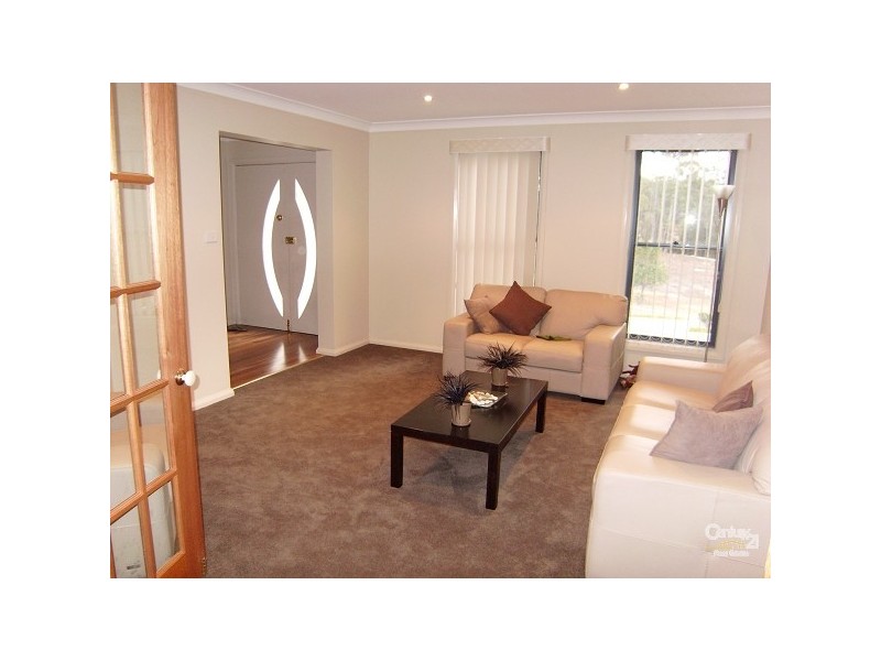 8 Greenock Court, Cameron Park NSW 2285