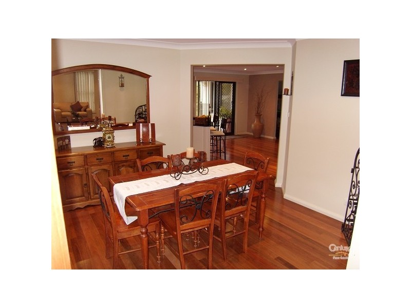 8 Greenock Court, Cameron Park NSW 2285