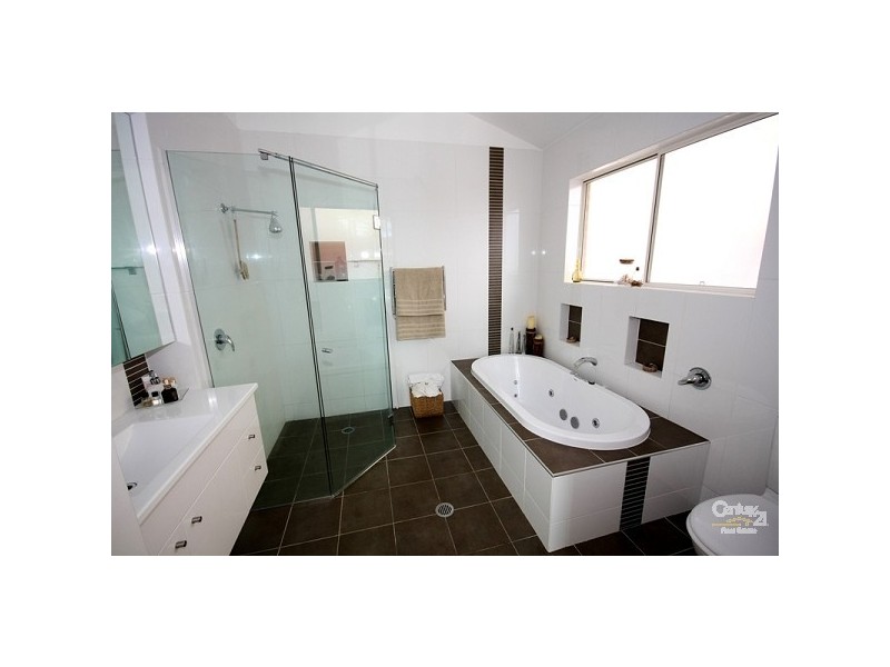 6 Bucklee Crescent, Warners Bay NSW 2282