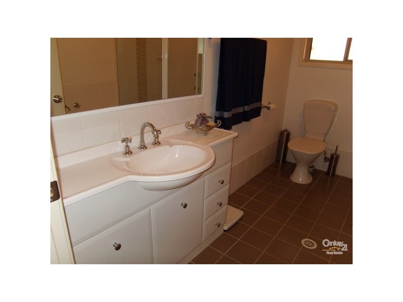 8 Northridge Drive, Cameron Park NSW 2285