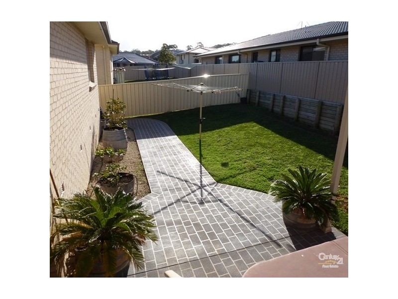 8 Northridge Drive, Cameron Park NSW 2285