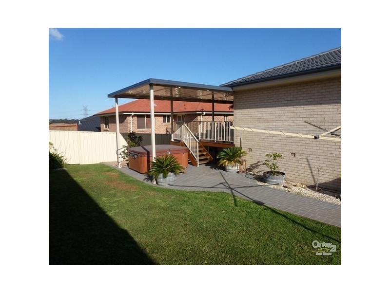 8 Northridge Drive, Cameron Park NSW 2285