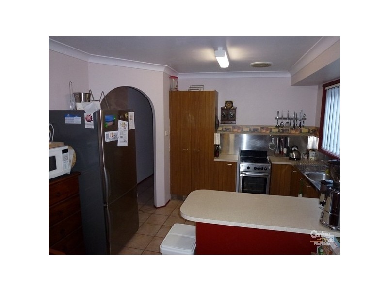 8 Fifth Street, Seahampton NSW 2286