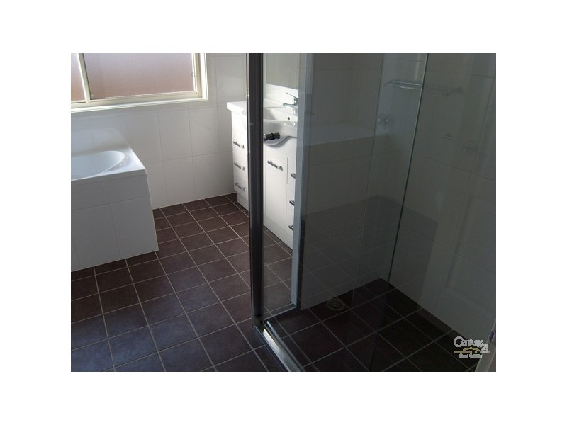 4 Quartz Place, Cameron Park NSW 2285