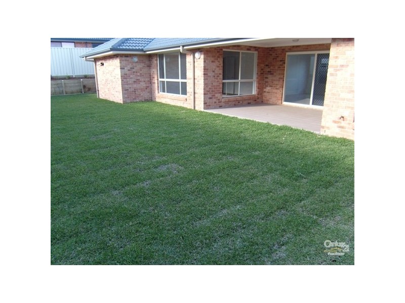 4 Quartz Place, Cameron Park NSW 2285