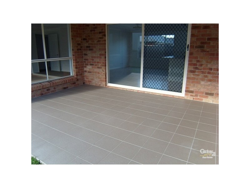 4 Quartz Place, Cameron Park NSW 2285