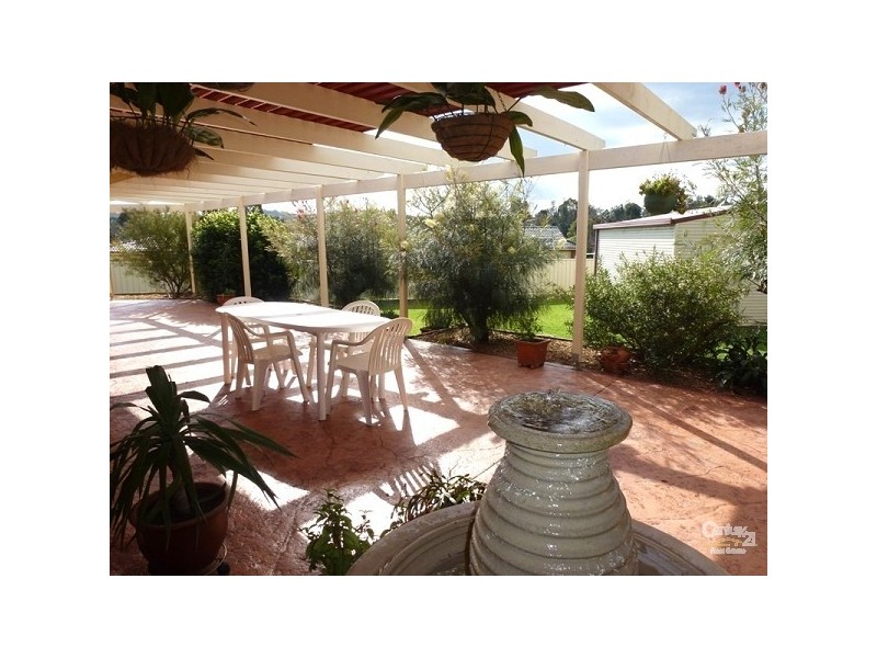 5 Peacock Court, Cameron Park NSW 2285