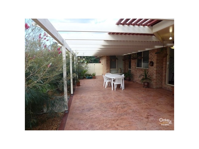 5 Peacock Court, Cameron Park NSW 2285