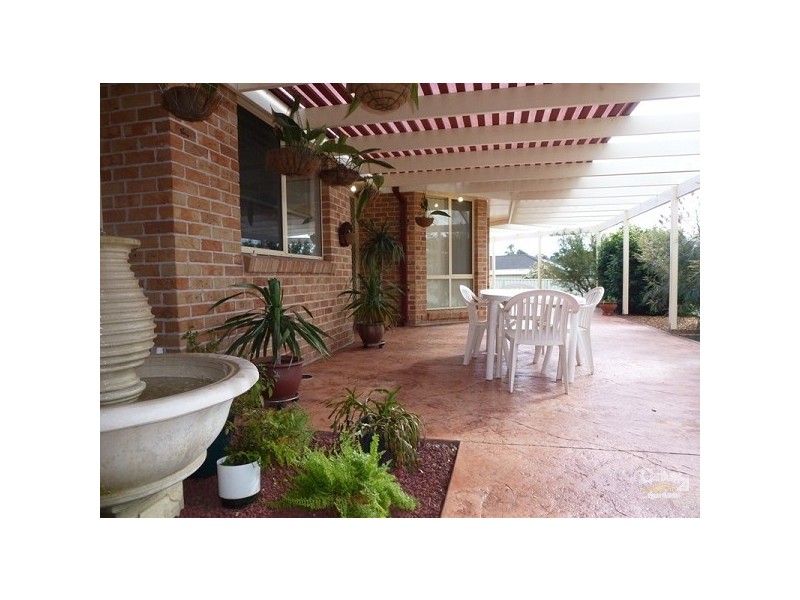 5 Peacock Court, Cameron Park NSW 2285