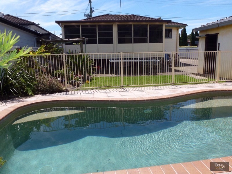 37 Oakville Road, Edgeworth NSW 2285