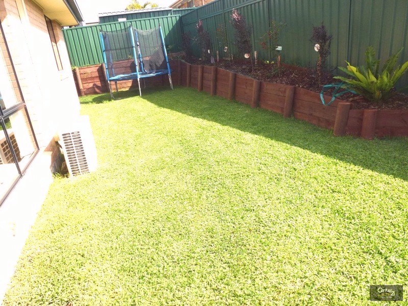 10 Amber Avenue, Fletcher NSW 2287