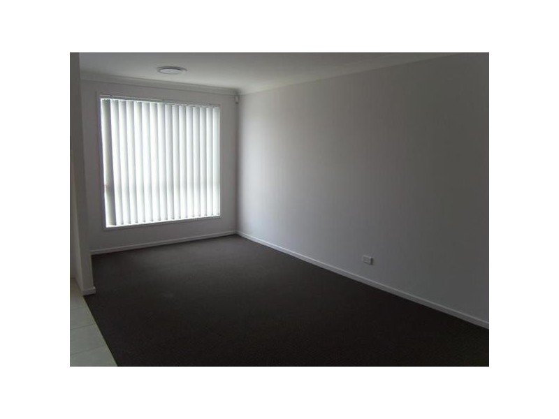 6 Galea Close, Cameron Park NSW 2285