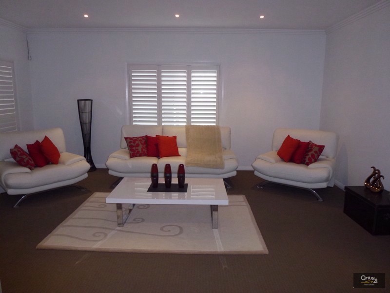 81 Constitution Drive, Cameron Park NSW 2285