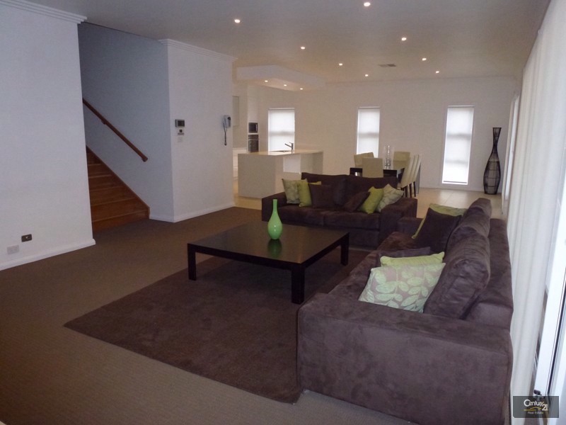 81 Constitution Drive, Cameron Park NSW 2285