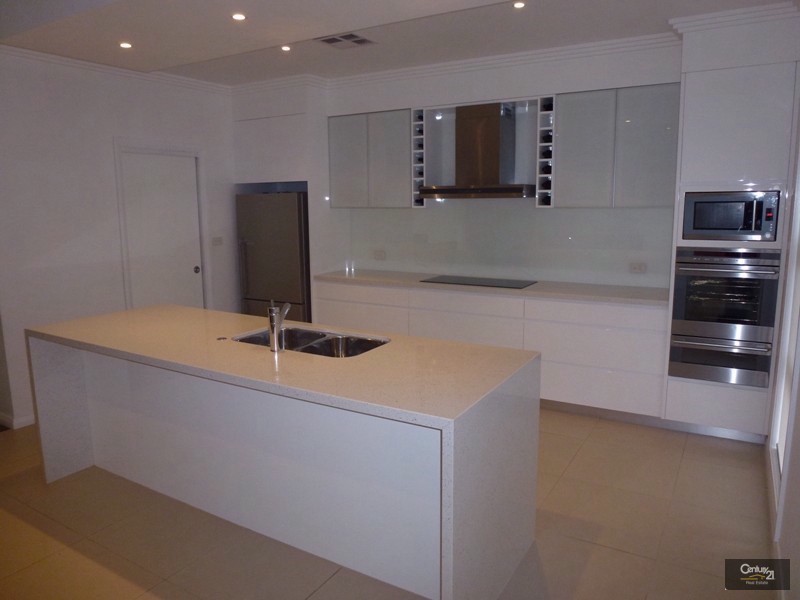 81 Constitution Drive, Cameron Park NSW 2285