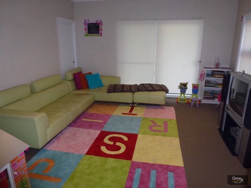 81 Constitution Drive, Cameron Park NSW 2285