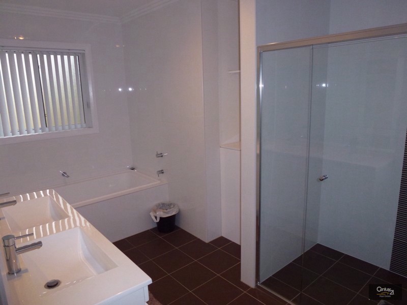 81 Constitution Drive, Cameron Park NSW 2285