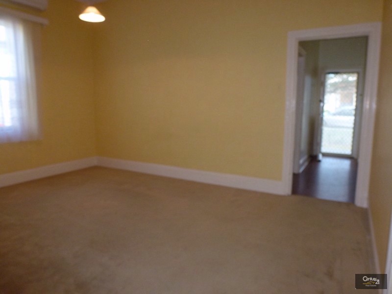 38 Queen Street, Waratah West NSW 2298