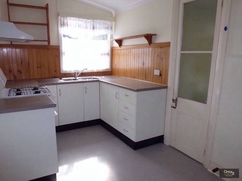 38 Queen Street, Waratah West NSW 2298