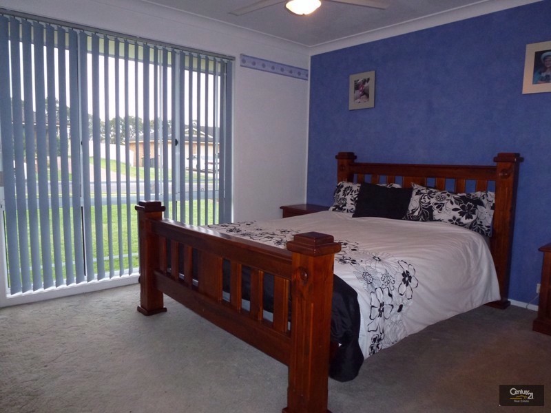 1  Peacock Court, Cameron Park NSW 2285