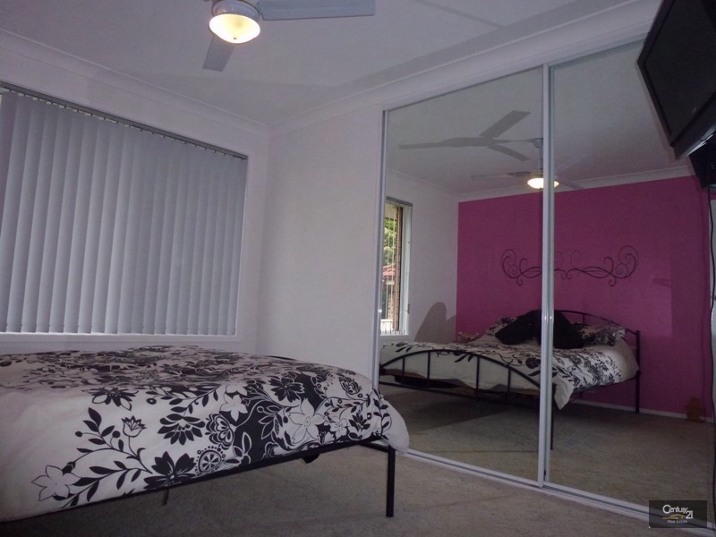 1  Peacock Court, Cameron Park NSW 2285