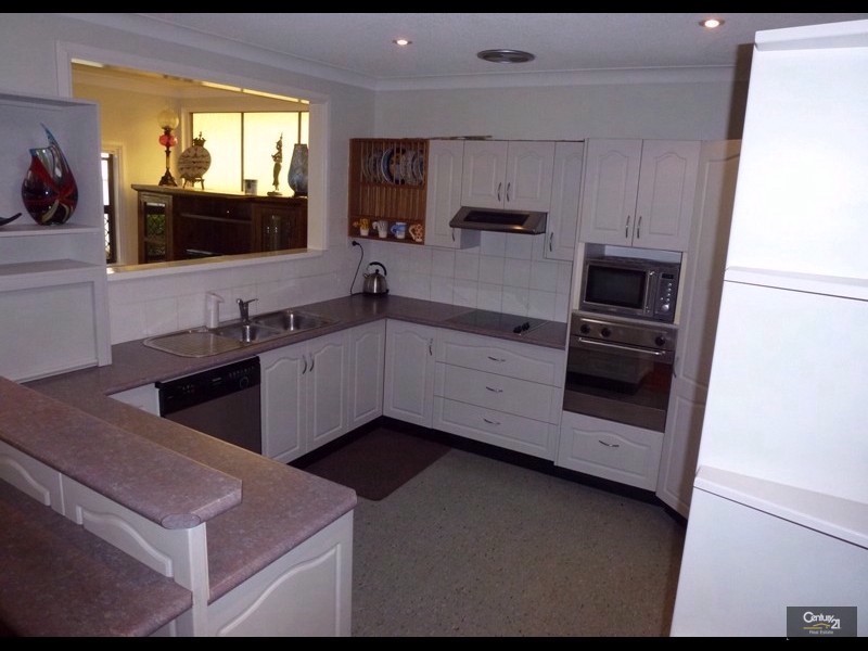 5 Stephenson Street, Killingworth NSW 2278