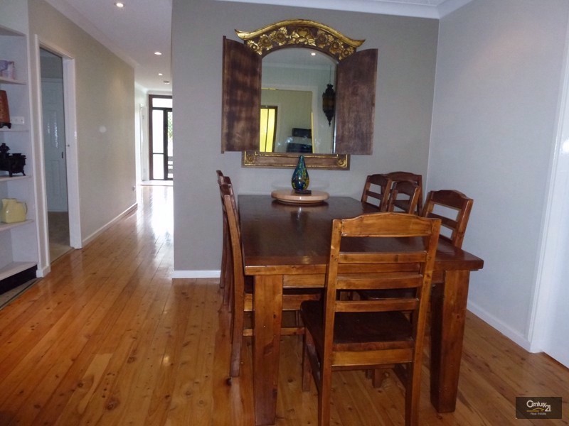 5 Stephenson Street, Killingworth NSW 2278