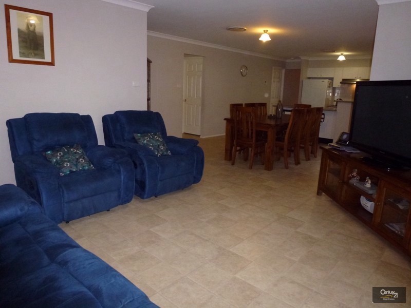 3 Hannah Street, Cameron Park NSW 2285