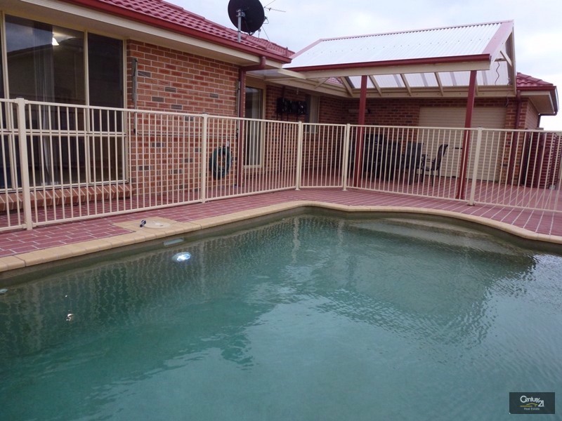 3 Hannah Street, Cameron Park NSW 2285