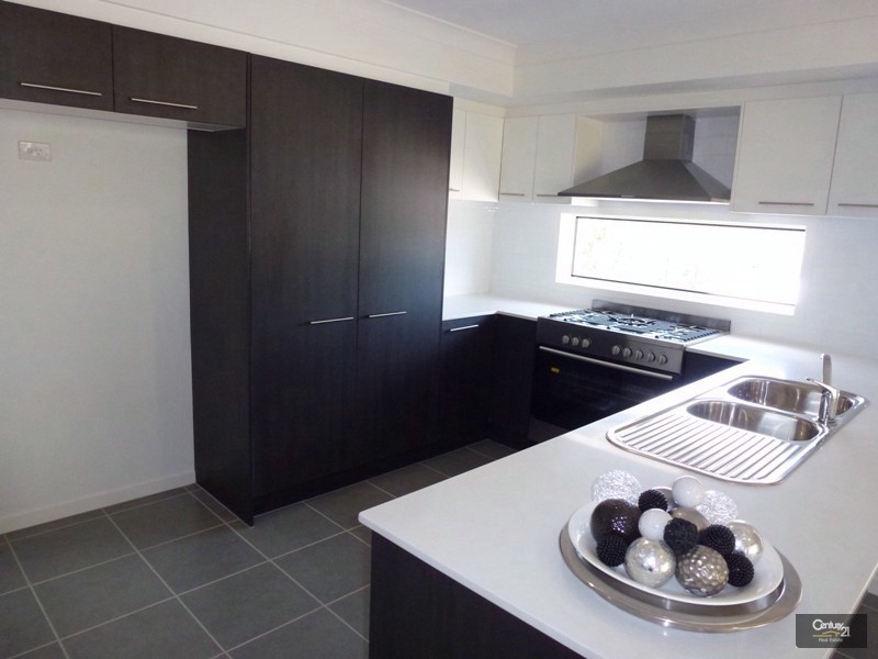 11 Nithsdle Street, Cameron Park NSW 2285