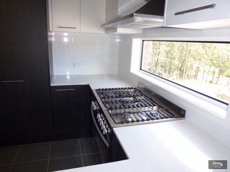 11 Nithsdle Street, Cameron Park NSW 2285