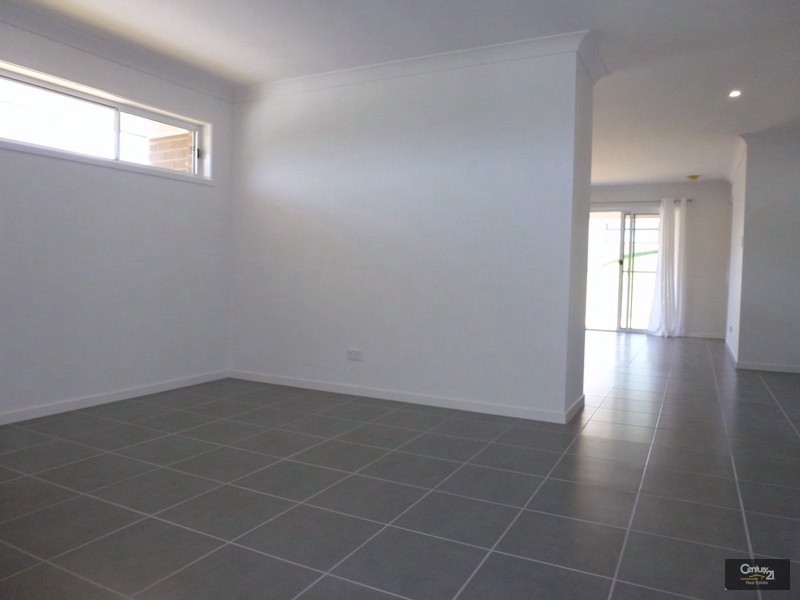 11 Nithsdle Street, Cameron Park NSW 2285
