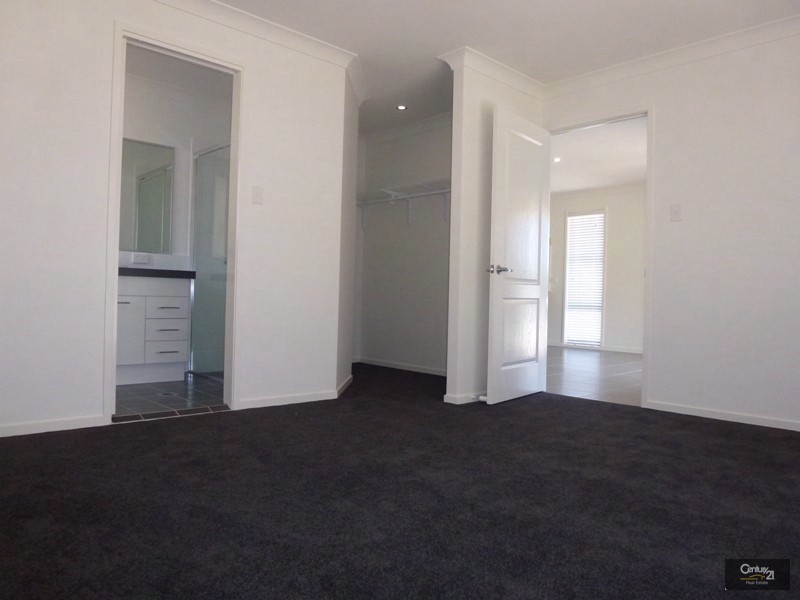 11 Nithsdle Street, Cameron Park NSW 2285