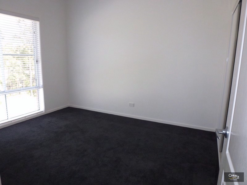 11 Nithsdle Street, Cameron Park NSW 2285