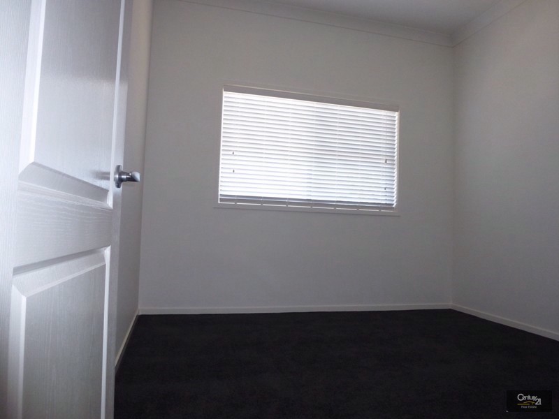11 Nithsdle Street, Cameron Park NSW 2285