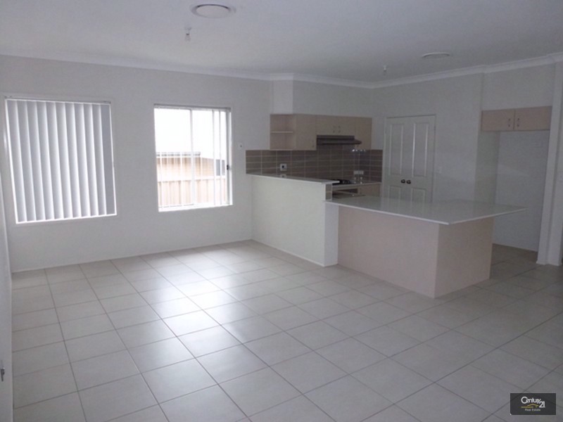 18 Ridgemont Avenue, Cameron Park NSW 2285