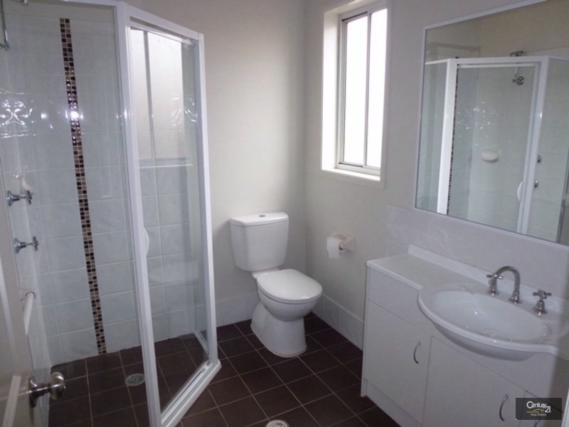 18 Ridgemont Avenue, Cameron Park NSW 2285
